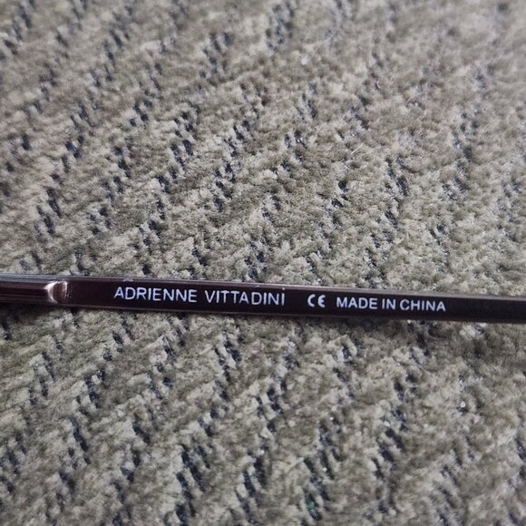 Adrienne Vittadini Eyeglasses Gold Frame & Black Case AV6012 Size: 108 47 19 135 - Picture 8 of 13